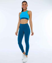 Carica l'immagine nel visualizzatore di Gallery, Model Front: Alto Giro Fitness Bas Legging Supplex Com Laser No Cos Verde Deep
