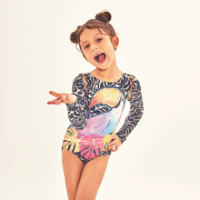 Carica l'immagine nel visualizzatore di Gallery, Model Front: Uv Line Une Pièce Fille Swimsuit Girl Tucano Upf50+
