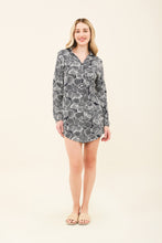 Carica l'immagine nel visualizzatore di Gallery, Model Front: Uv Line Chemise Shirtdress Dalia Marinho Upf50+
