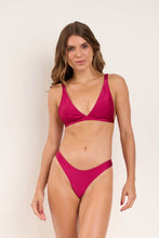 Carica l'immagine nel visualizzatore di Gallery, Model Front: Rio De Sol Ensemble Set Shimmer-Desejo Alba Nice-Fio
