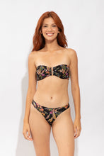 Carica l'immagine nel visualizzatore di Gallery, Model Front: Rio De Sol Haut Top Flora Sara
