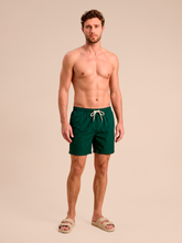 Carica l'immagine nel visualizzatore di Gallery, Model Front: Uv Line Bermuda / Short Pour Homme Shorts Acqua Boxer Military Green Upf50+
