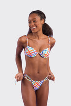 Carica l'immagine nel visualizzatore di Gallery, Model Front: Rio De Sol Haut Top Square Kyra
