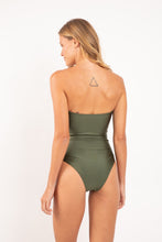 Carica l'immagine nel visualizzatore di Gallery, Model Back: Rio De Sol Une Pièce Shimmer-Croco Sara-Op
