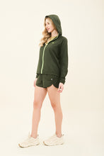 Carica l&#39;immagine nel visualizzatore di Gallery, Bag-Foldable Windbreaker Jacket Verde Militar
