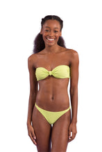 Carica l'immagine nel visualizzatore di Gallery, Model Front: Rio De Sol Ensemble Set Bora-Citrus Bandeau-Joy Leblon-Fio

