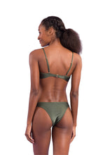 Carica l'immagine nel visualizzatore di Gallery, Model Back: Rio De Sol Ensemble Set Croco Bandeau-Joy Essential
