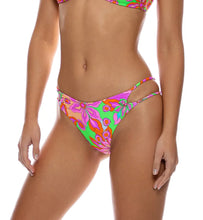 Carica l'immagine nel visualizzatore di Gallery, Image 05: Luli Fama Bas Bottom Crossing String Vivi Il Momento
