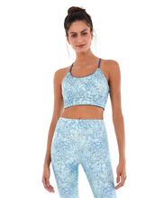 Carica l'immagine nel visualizzatore di Gallery, Model Front: Alto Giro Fitness Haut Top Staff Alcinha Dupla Face Azul Movement
