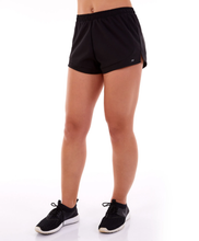 Carica l'immagine nel visualizzatore di Gallery, Model Front: Alto Giro Fitness Bas Shorts Tecnospan 2 Em 1 Preto
