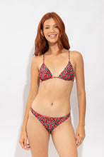 Carica l'immagine nel visualizzatore di Gallery, Model Front: Rio De Sol Haut Top Coral-Feline Lia
