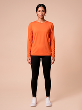 Carica l'immagine nel visualizzatore di Gallery, Model Front: Uv Line T-Shirt Longsleeve Uvpro Fem Pitanga Upf50+
