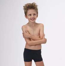 Carica l'immagine nel visualizzatore di Gallery, Model Front: Uv Line Maillot De Bain Garçon Trunks Kids F Inf Black Upf50+
