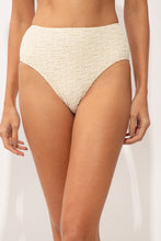 Carica l'immagine nel visualizzatore di Gallery, Gallery: Rio De Sol Bas Bottom Brisa-Offwhite Hotpants

