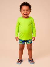 Carica l'immagine nel visualizzatore di Gallery, Model Front: Uv Line T-Shirt Longsleeve Baby Yellow Fluor Upf50+
