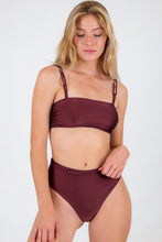 Carica l'immagine nel visualizzatore di Gallery, Gallery: Rio De Sol Ensemble Set Barolo Bandeau-Reto Hotpants
