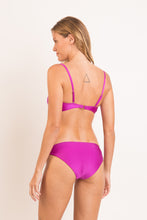 Carica l'immagine nel visualizzatore di Gallery, Model Back: Rio De Sol Bas Bottom Shimmer-Gaia Essential-Comfy
