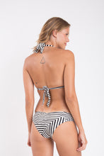 Carica l'immagine nel visualizzatore di Gallery, Model Back: Rio De Sol Haut Top Collage Mel
