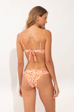 Carica l'immagine nel visualizzatore di Gallery, Model Back: Rio De Sol Haut Top Ditsy-Butter Juliette

