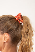 Carica l'immagine nel visualizzatore di Gallery, Gallery: Rio De Sol Chouchou Maracai Scrunchie
