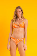 Carica l'immagine nel visualizzatore di Gallery, Image 11: Rio De Sol Ensemble Set Trail-Orange Tank-Tie Essential-Comfy
