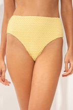 Carica l'immagine nel visualizzatore di Gallery, Gallery: Rio De Sol Bas Bottom Drift-Butterglow Hotpants
