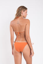 Carica l'immagine nel visualizzatore di Gallery, Model Back: Rio De Sol Bas Bottom Ocre Ibiza-Comfy
