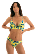 Carica l'immagine nel visualizzatore di Gallery, Model Front: Rio De Sol Bas Bottom Lemon Flower Tri Cos
