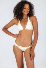 Carica l'immagine nel visualizzatore di Gallery, Model Front: Rio De Sol Haut Top Off-White Mel
