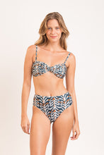 Carica l'immagine nel visualizzatore di Gallery, Model Front: Rio De Sol Ensemble Set Ikat Twist Hotpants
