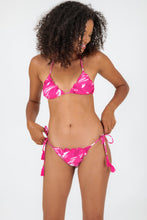 Carica l'immagine nel visualizzatore di Gallery, Model Front: Rio De Sol Bas Bottom Pink-Palms Frufru-Comfy
