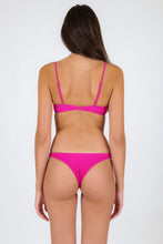 Carica l'immagine nel visualizzatore di Gallery, Model Back: Rio De Sol Bas Bottom Cotele-Amaranto Lisboa
