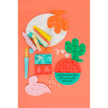 Carica l'immagine nel visualizzatore di Gallery, Image 06: Sunnylife Pique-Nique Flamingo Ice Trays
