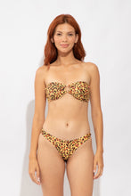 Carica l'immagine nel visualizzatore di Gallery, Model Front: Rio De Sol Haut Top Yellow-Feline Mavi
