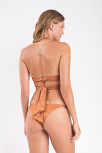 Carica l'immagine nel visualizzatore di Gallery, Model Back: Rio De Sol Bas Bottom Nocciola Cheeky-Fixa
