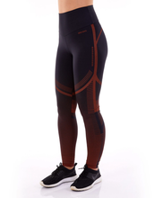 Carica l'immagine nel visualizzatore di Gallery, Model Front: Alto Giro Fitness Bas Legging Bodytex Ii Com Degrade Preto
