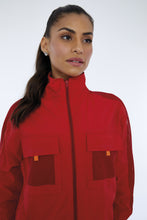 Carica l'immagine nel visualizzatore di Gallery, Image 05: Alto Giro Fitness Haut Jaqueta Techno Taslon Com Bolsos Vermelho Haute Red
