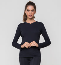 Carica l'immagine nel visualizzatore di Gallery, Model Front: Uv Line Fitness Haut Sport Fit Preto Fem
