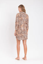 Carica l'immagine nel visualizzatore di Gallery, Model Back: Rio De Sol Chemise Leopard Chemise
