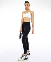 Carica l'immagine nel visualizzatore di Gallery, Image 04: Alto Giro Fitness Bas Legging Couro Com Recorte Rebatidos Preto
