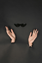 Carica l'immagine nel visualizzatore di Gallery, Image 02: Iyu Lunettes De Soleil Sigrid Noir
