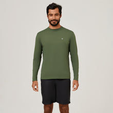 Carica l'immagine nel visualizzatore di Gallery, Model Front: Uv Line T-Shirt Longsleeve Uvpro Verde Militar Upf50+
