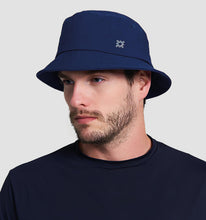 Carica l'immagine nel visualizzatore di Gallery, Model Front: Uv Line Bob Hat Toronto Colors Masc Navy Blue Upf50+
