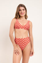 Carica l'immagine nel visualizzatore di Gallery, Model Front: Rio De Sol Bas Bottom Floral-Scales Hotpants
