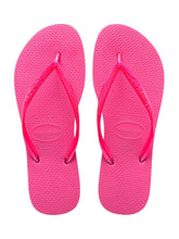 Carica l'immagine nel visualizzatore di Gallery, Model Front: Havaianas Tongs Slim Shocking Pink
