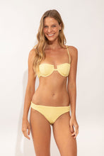 Carica l'immagine nel visualizzatore di Gallery, Model Front: Rio De Sol Bas Bottom Drift-Butterglow Essential-Comfy
