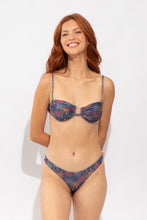 Carica l'immagine nel visualizzatore di Gallery, Model Front: Rio De Sol Haut Top Coqueiro Zaya
