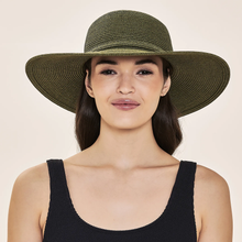 Carica l'immagine nel visualizzatore di Gallery, Model Front: Uv Line Chapeau Souple/Capeline Hat Jurere Imp Fem Green Militar Upf50+
