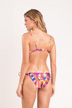 Carica l'immagine nel visualizzatore di Gallery, Model Back: Rio De Sol Ensemble Set Funny Balconet-Tie Ibiza-Comfy
