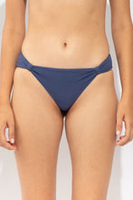 Carica l'immagine nel visualizzatore di Gallery, Gallery: Rio De Sol Bas Bottom Carmel-Blue Mel
